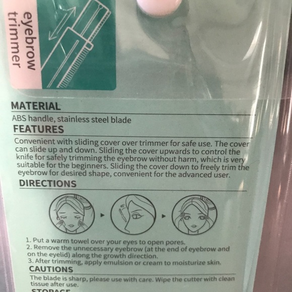 Mumuso Eyebrow Trimmer with comb - Picture 4 of 5